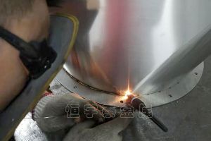 钣金加工怎么算价格？一分钟告诉你不被忽悠【恒宇泰金属】