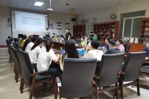不锈钢钣金外壳加工厂家，客户过来交流学习【恒宇泰金属】