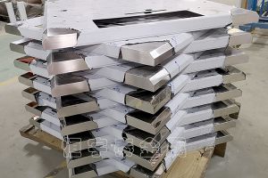 钣金加工中进行冲床加工时需要做哪些安全防护？