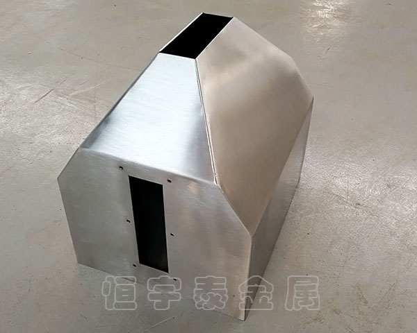 钣金加工过程中不锈钢表面应如何处理？