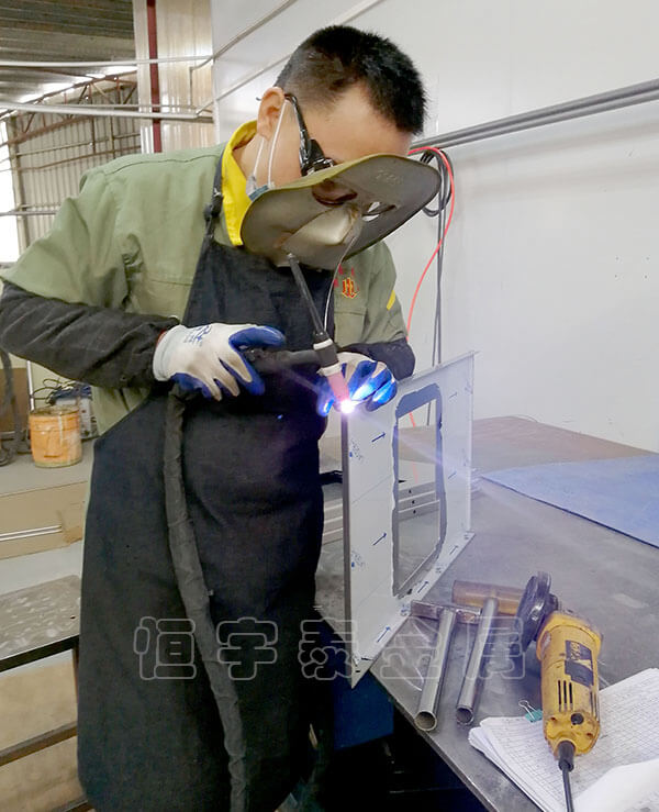 焊接加工中的注意事项有哪些呢
