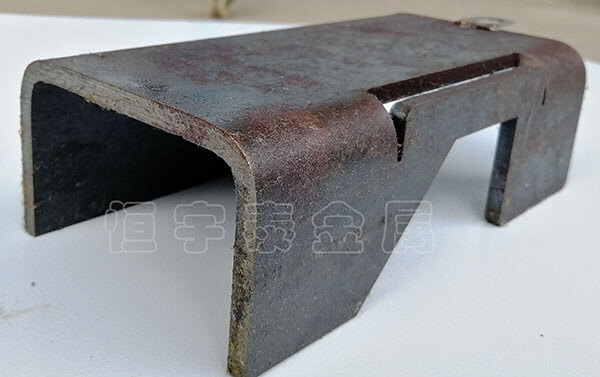 如何妥善处理不锈钢角钢的加工过程中出现的表面损伤
